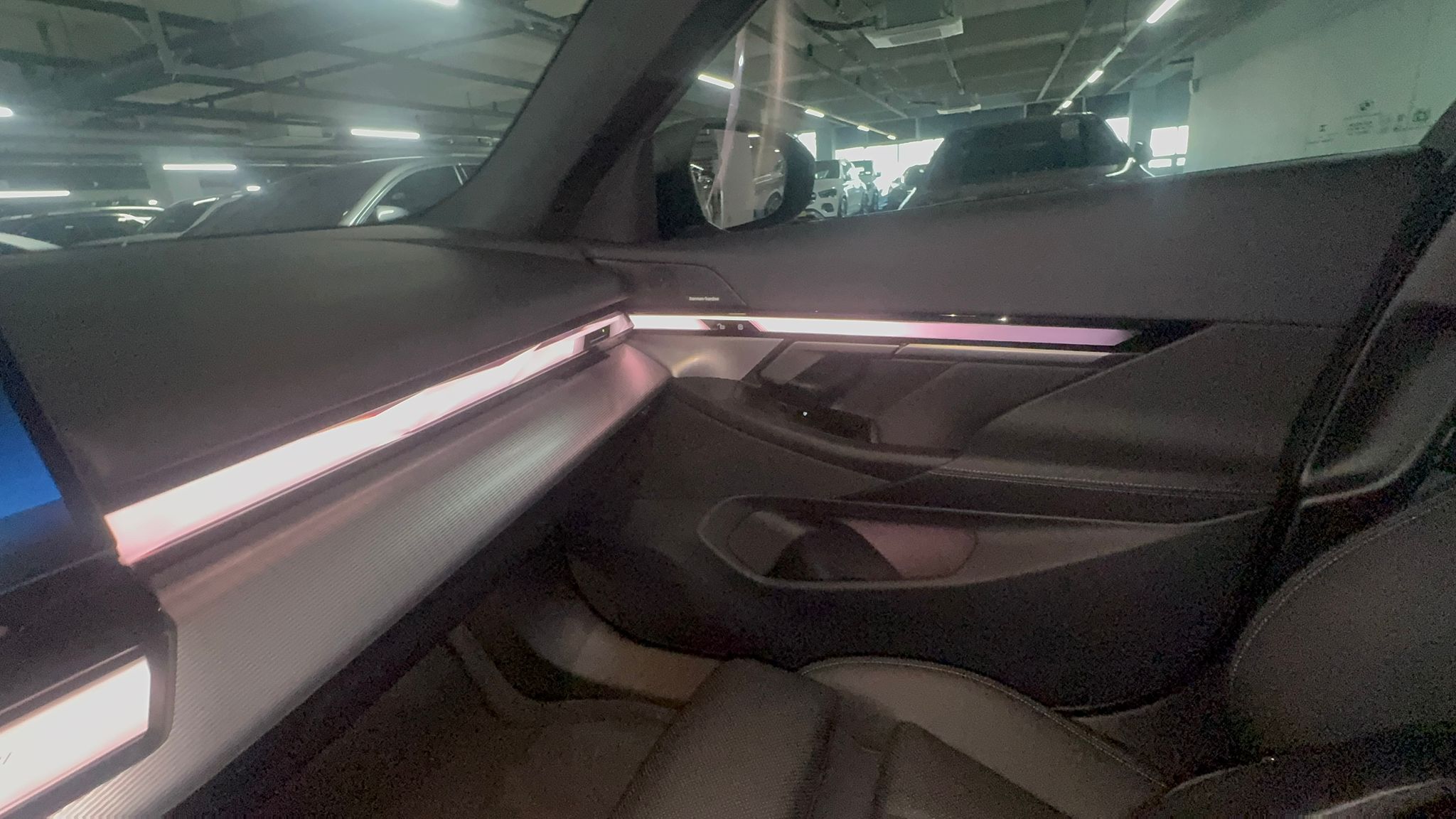 BMW 520i MKIT بلاك أديشن