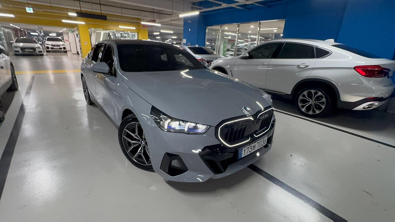 BMW 520i MKIT بلاك أديشن