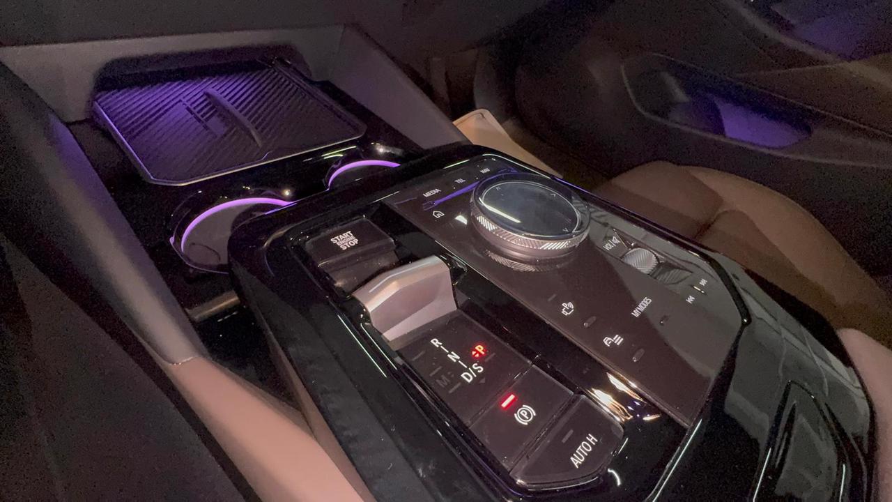 BMW 520i MKIT بلاك أديشن