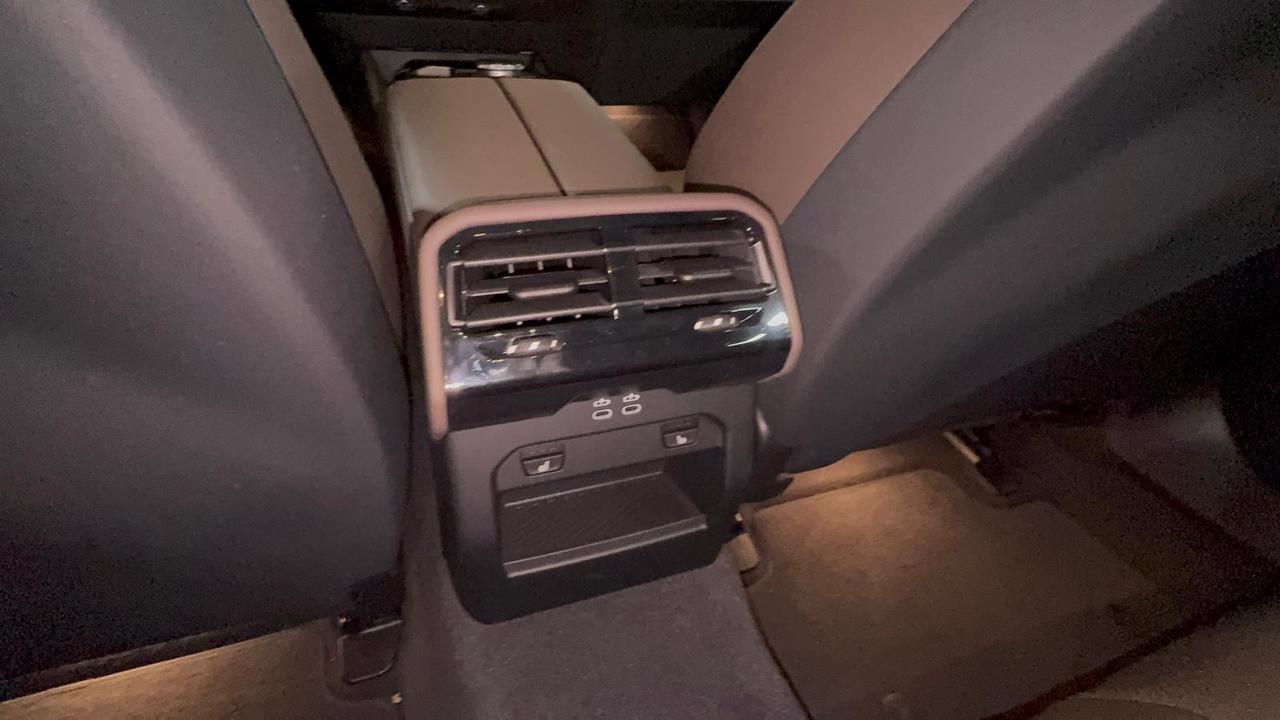 BMW 520i MKIT بلاك أديشن