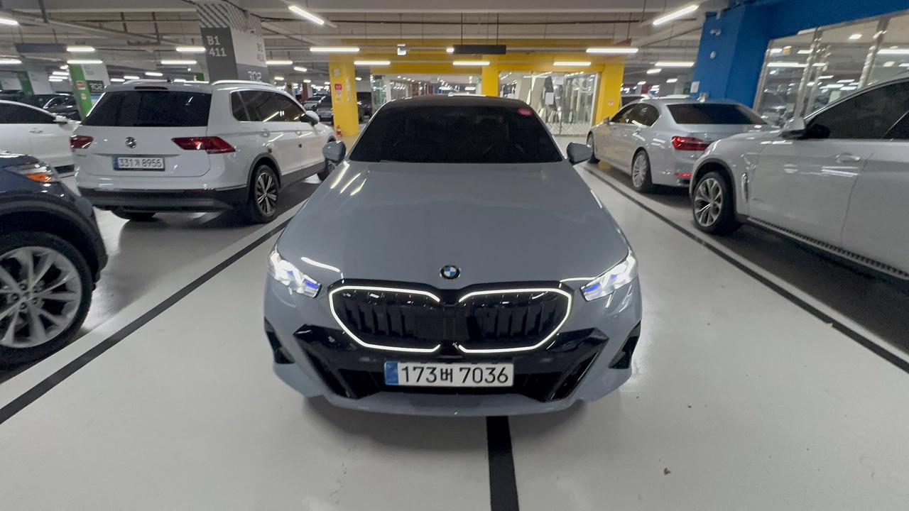 BMW 520i MKIT بلاك أديشن