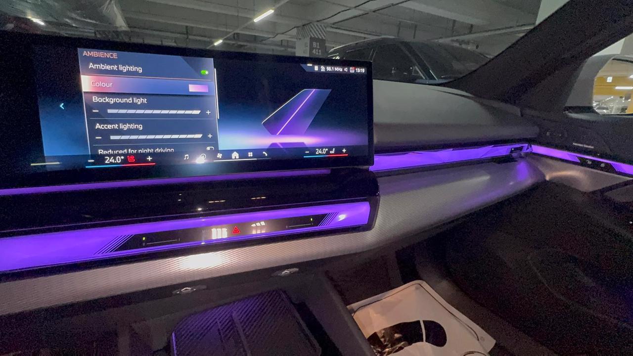 BMW 520i MKIT بلاك أديشن