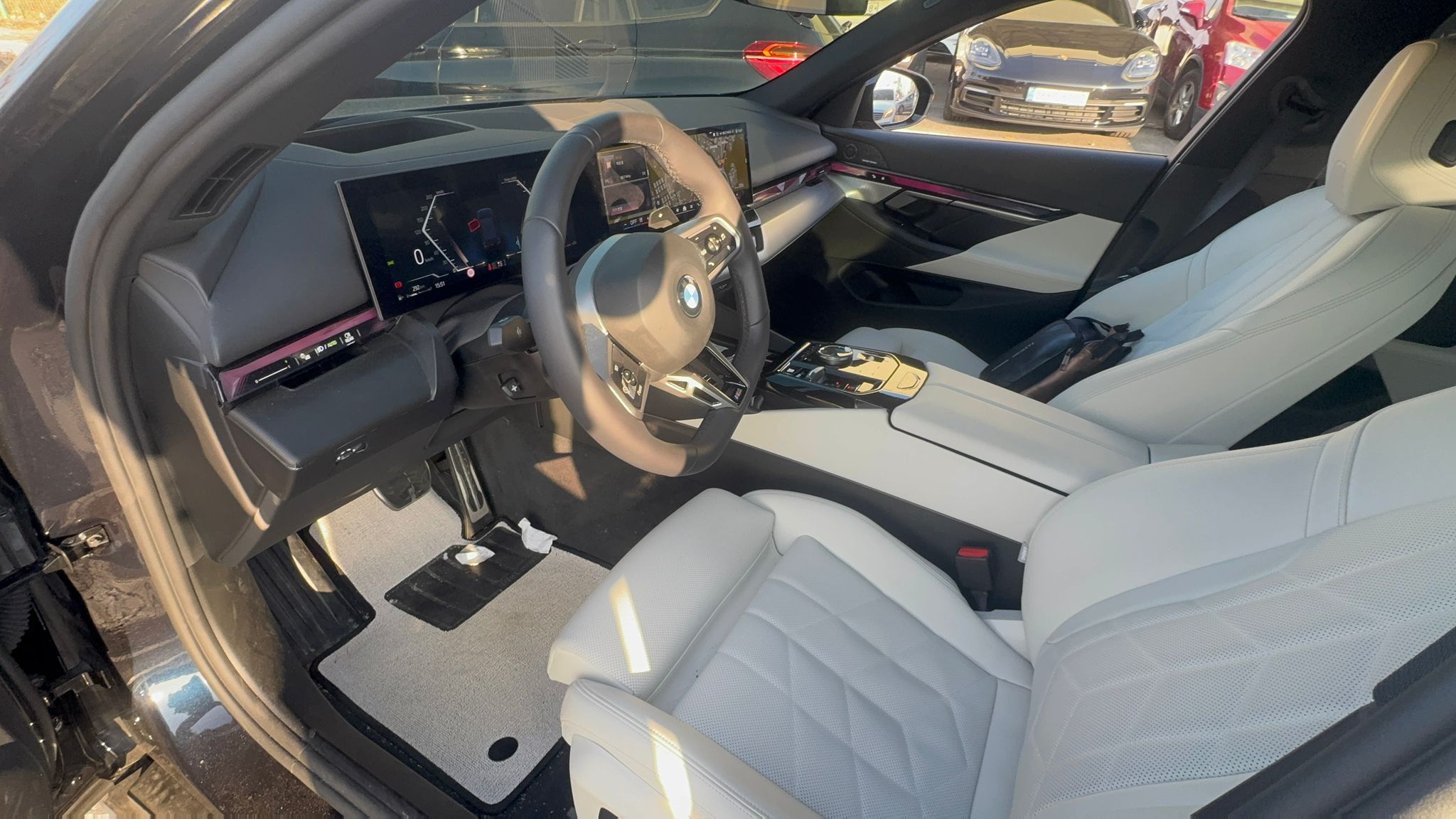  BMW 520i MKIT بلاك أديشن