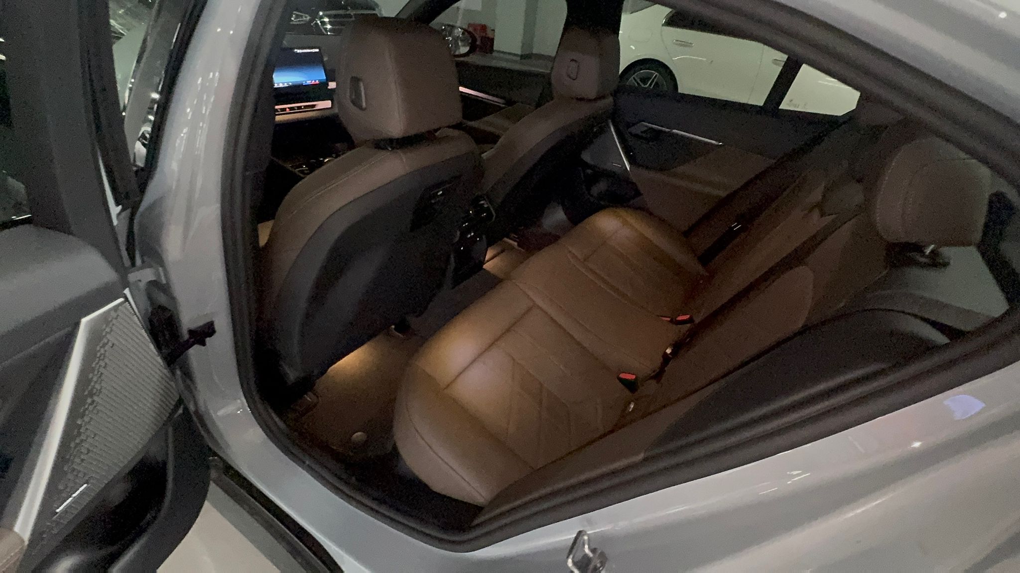 BMW 520i MKIT بلاك أديشن