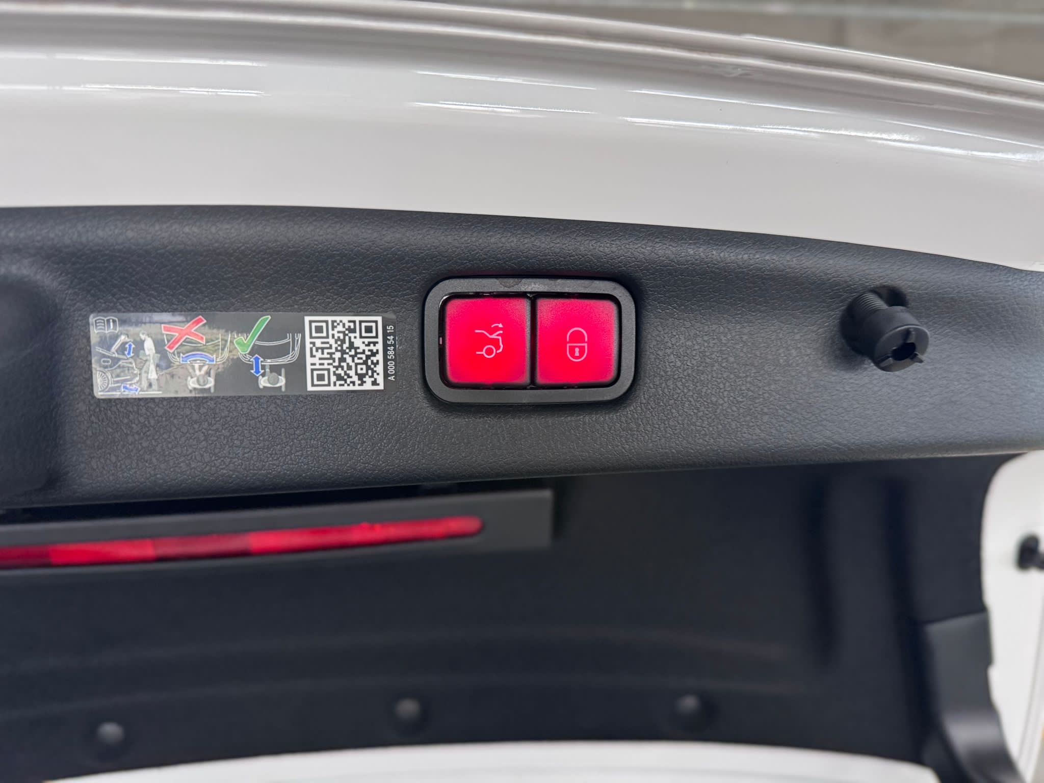 أصفاااااار C200 AMG 