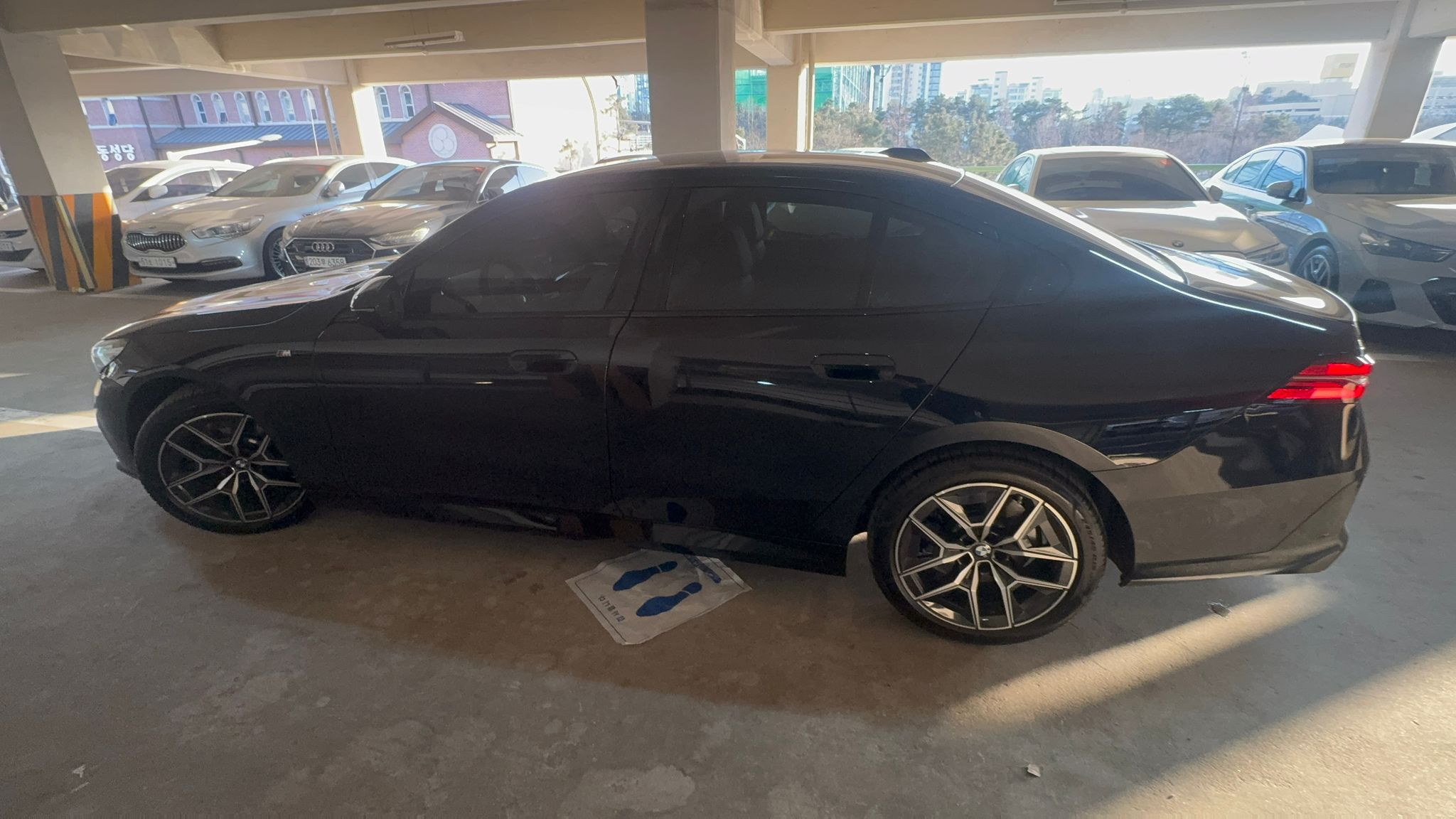 520i M KIT بلاك أديشن