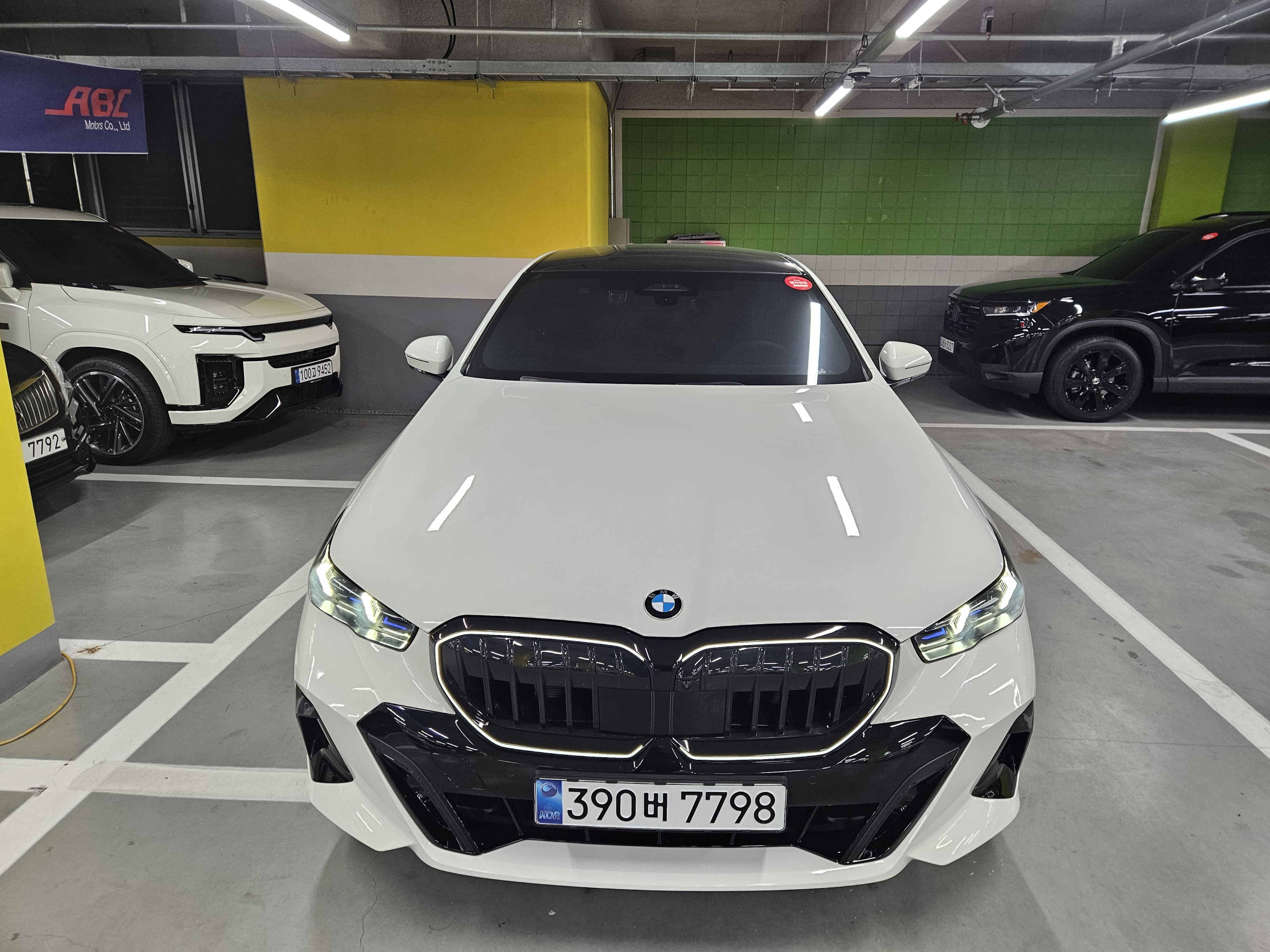 520i M KIT بلاك أديشن