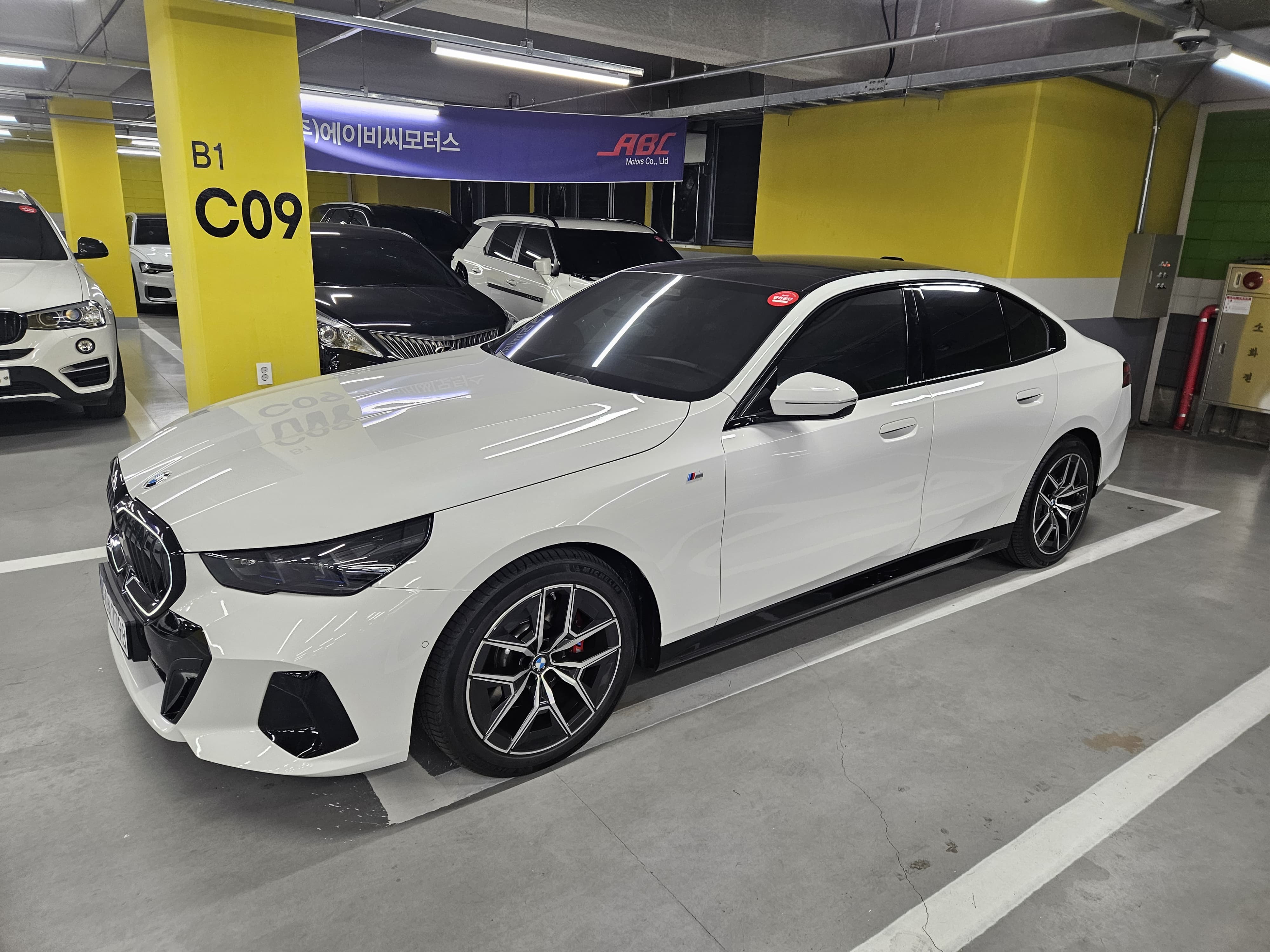 520i M KIT بلاك أديشن