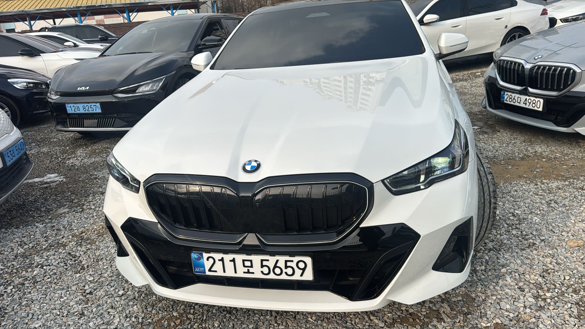 520i M KIT بلاك أديشن