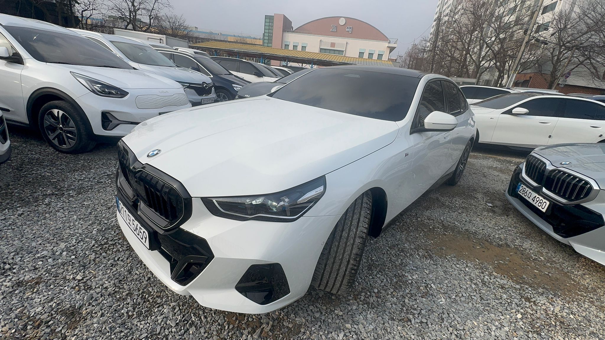 520i M KIT بلاك أديشن
