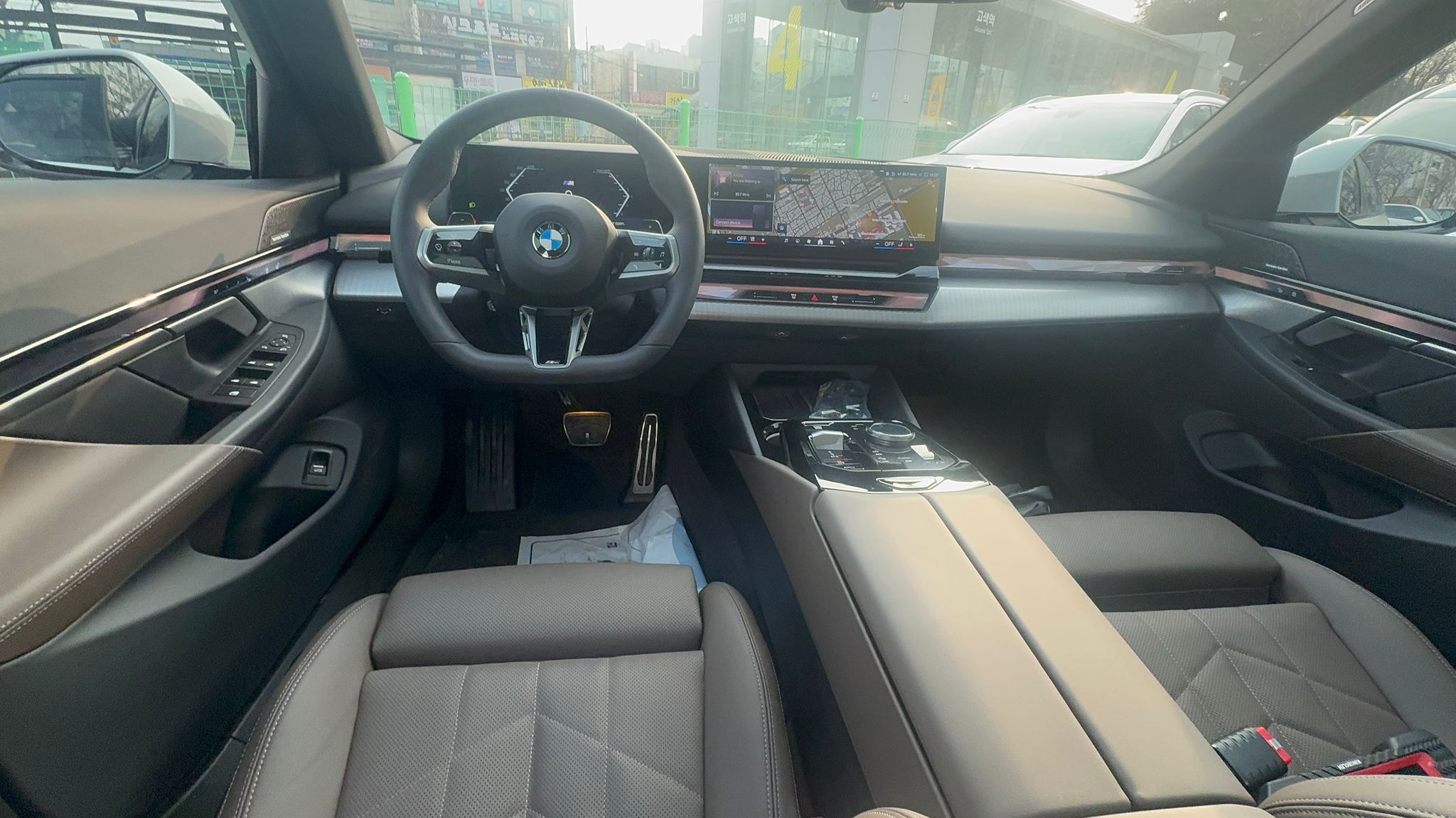 520i M KIT بلاك أديشن