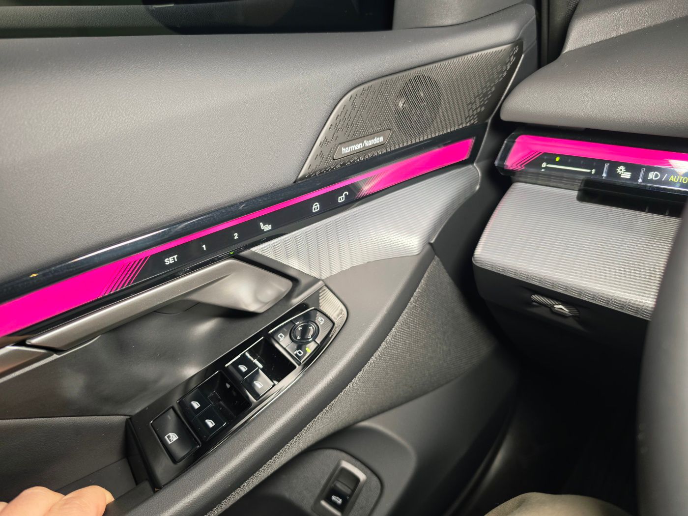 520i M KIT بلاك أديشن