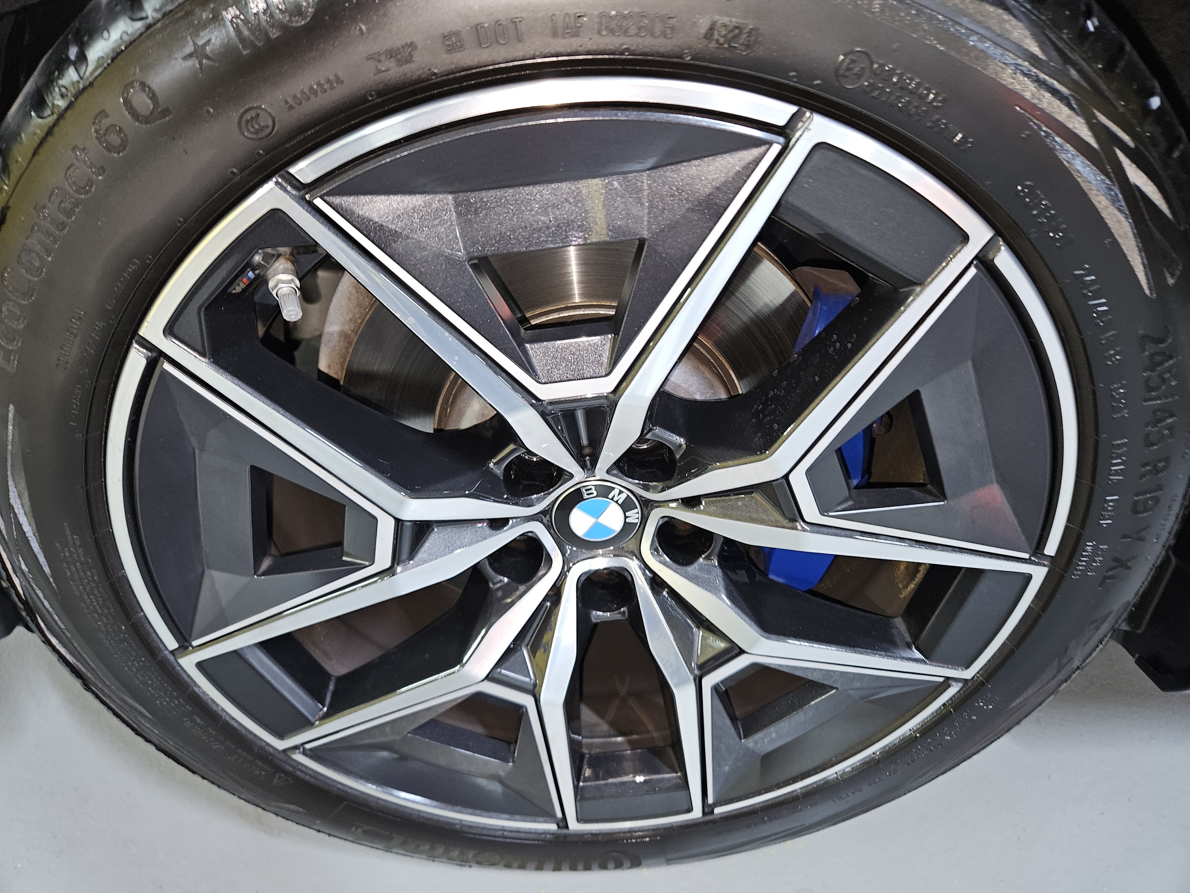 520i M KIT بلاك أديشن