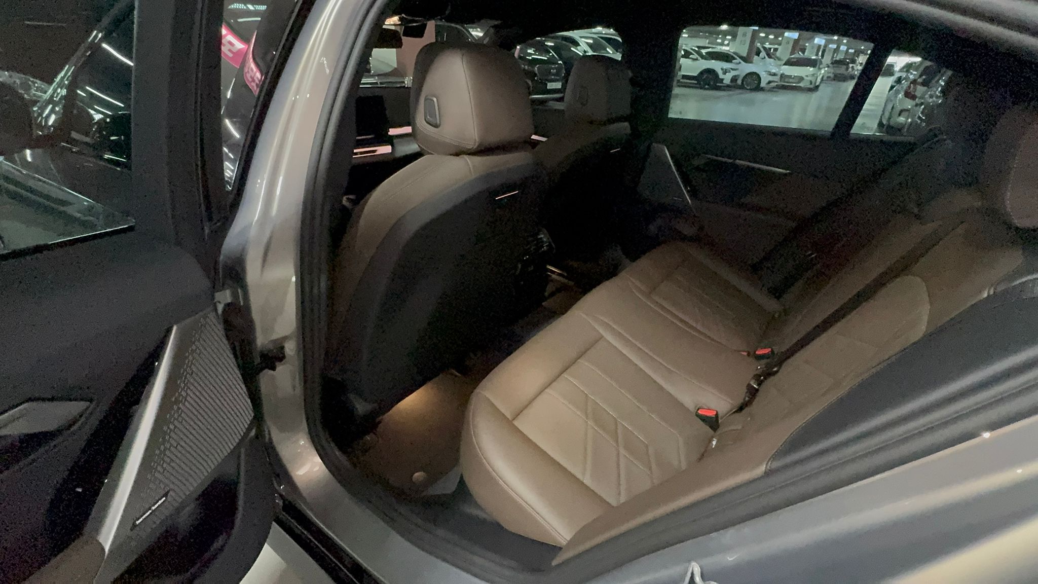 520i M KIT بلاك أديشن