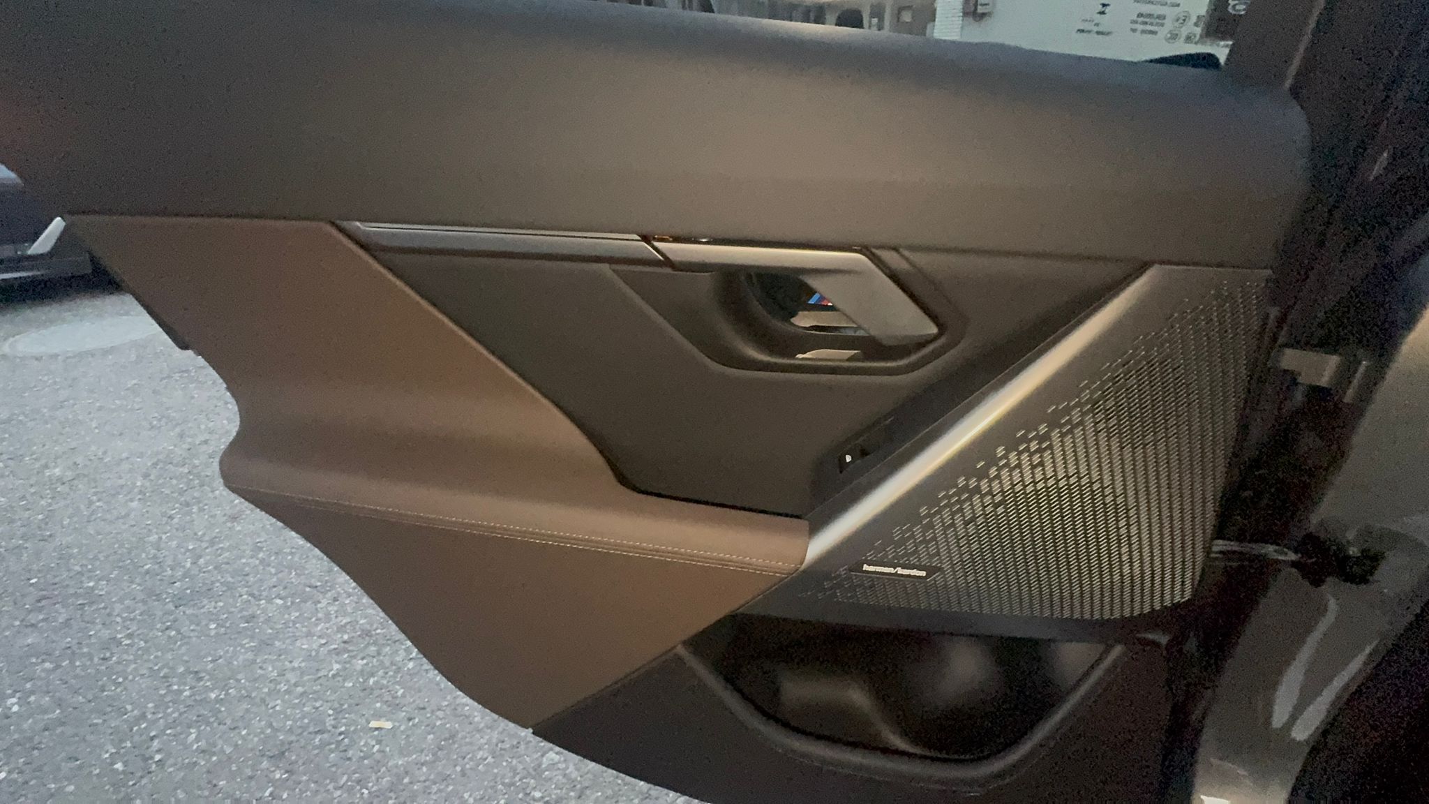 520i M KIT بلاك أديشن