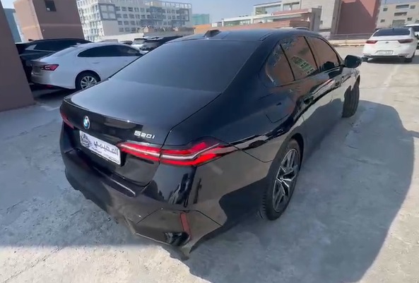 520i M KIT بلاك أديشن