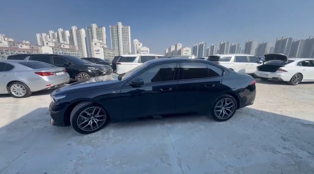 520i M KIT بلاك أديشن